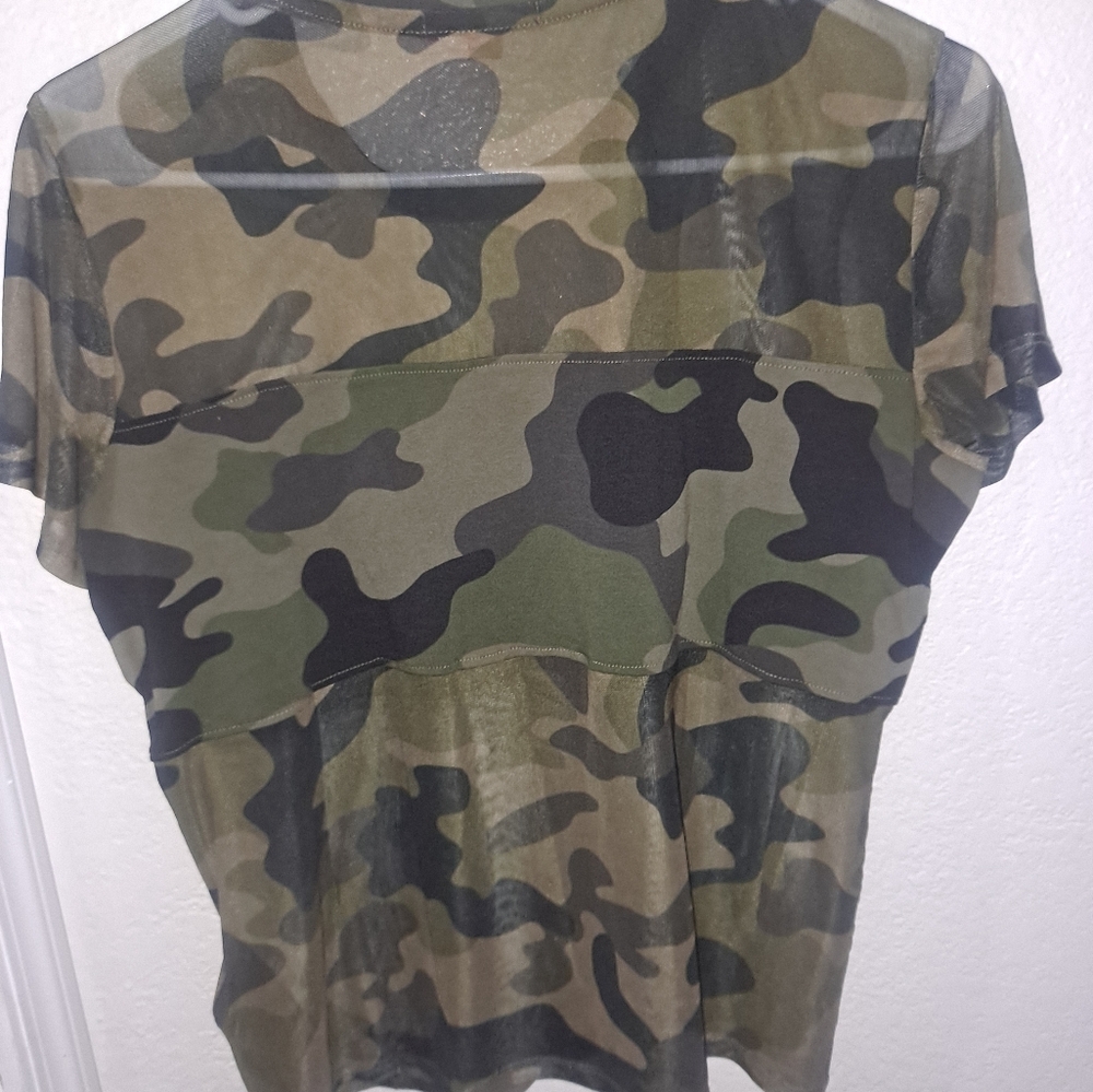 GUESS blouse - Picture 2 of 2